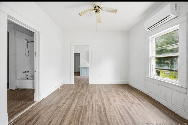 Foto del edificio - 908 N Collins Ave