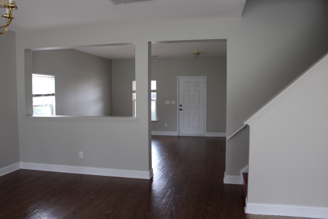 Building Photo - 237 Ranlo Ave