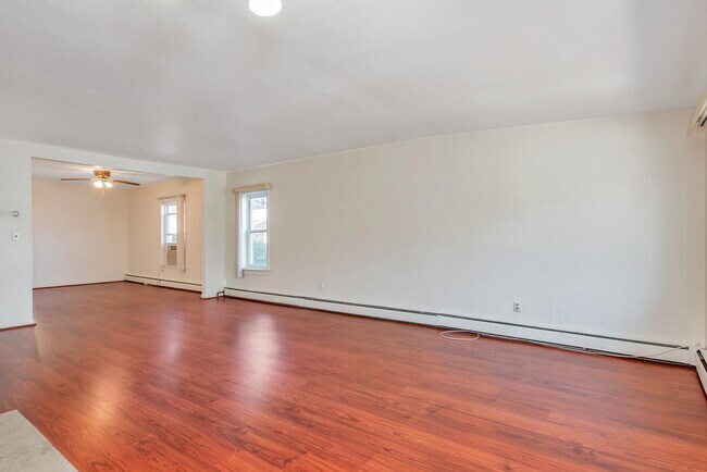 Foto del edificio - 44 Fisher Ave