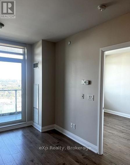 Photo du bâtiment - 36 Park Lawn Rd