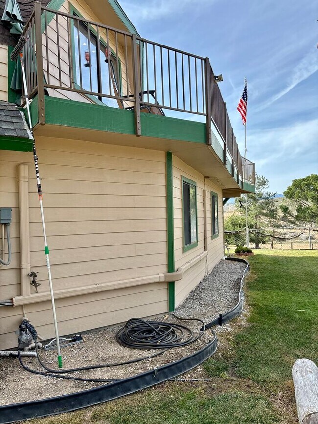 Building Photo - 4-BEDROOM 3-Bathroom FURNISHED Peaceful Country Living