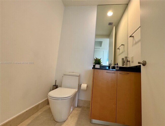 Foto del edificio - 15901 Collins Ave