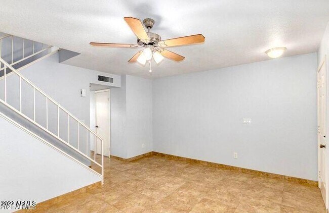 Foto del edificio - 4848 E Mineral Rd