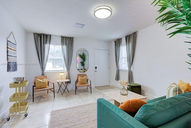 Foto del edificio - 4201 NW 24th Ave