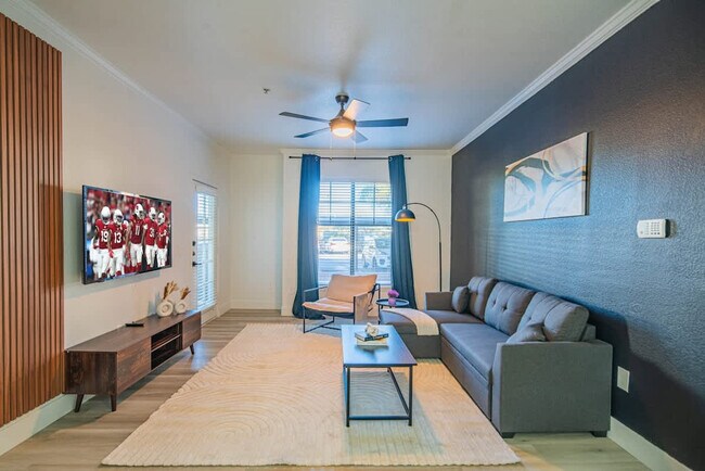 Building Photo - 7455 N 95th Ave