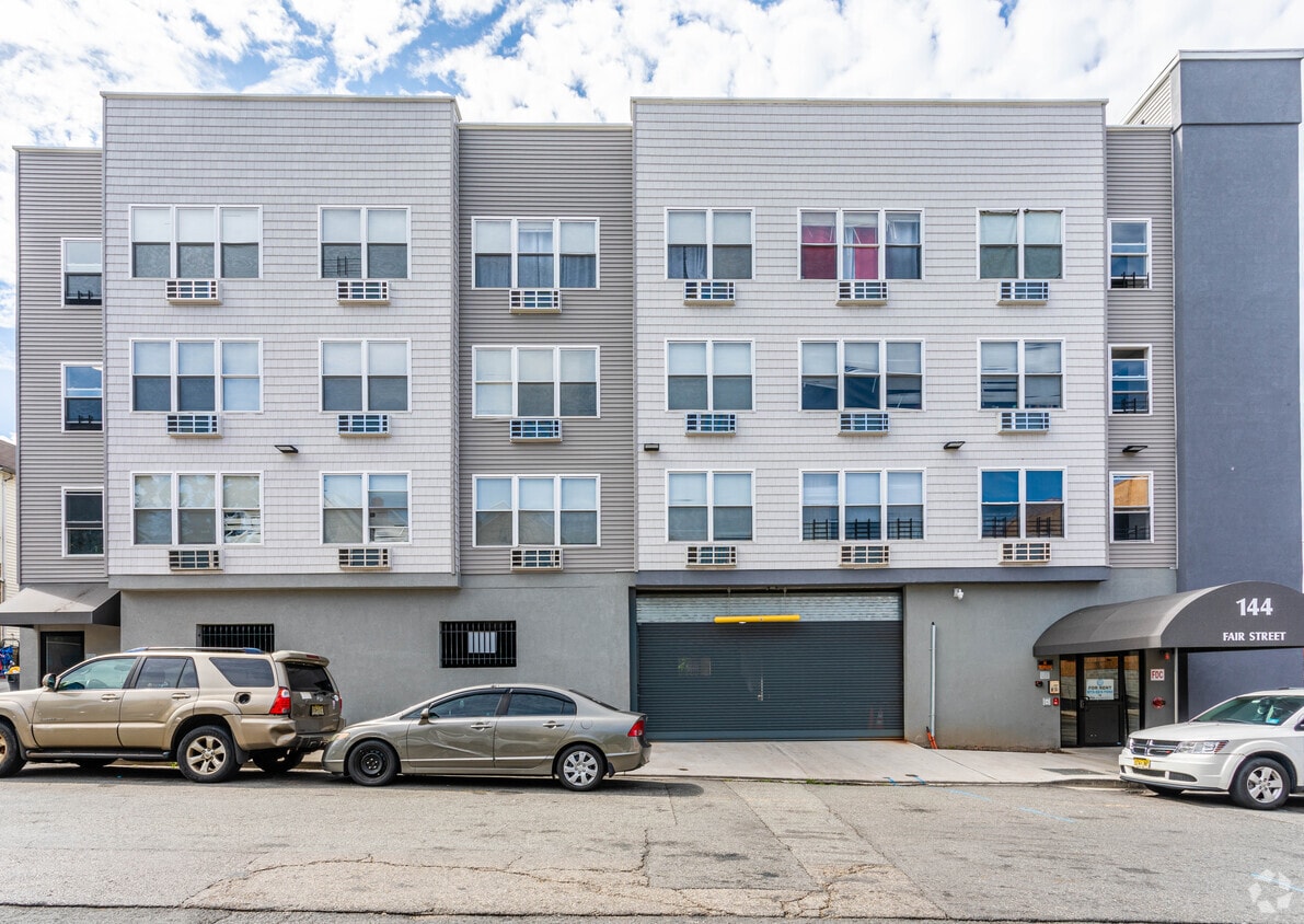 Building Photo - 144-150 Fair St