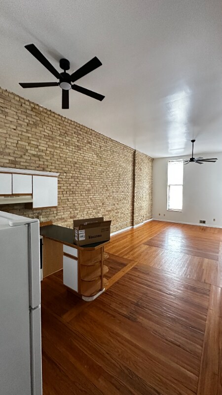 Foto del edificio - 201 N Hamilton St