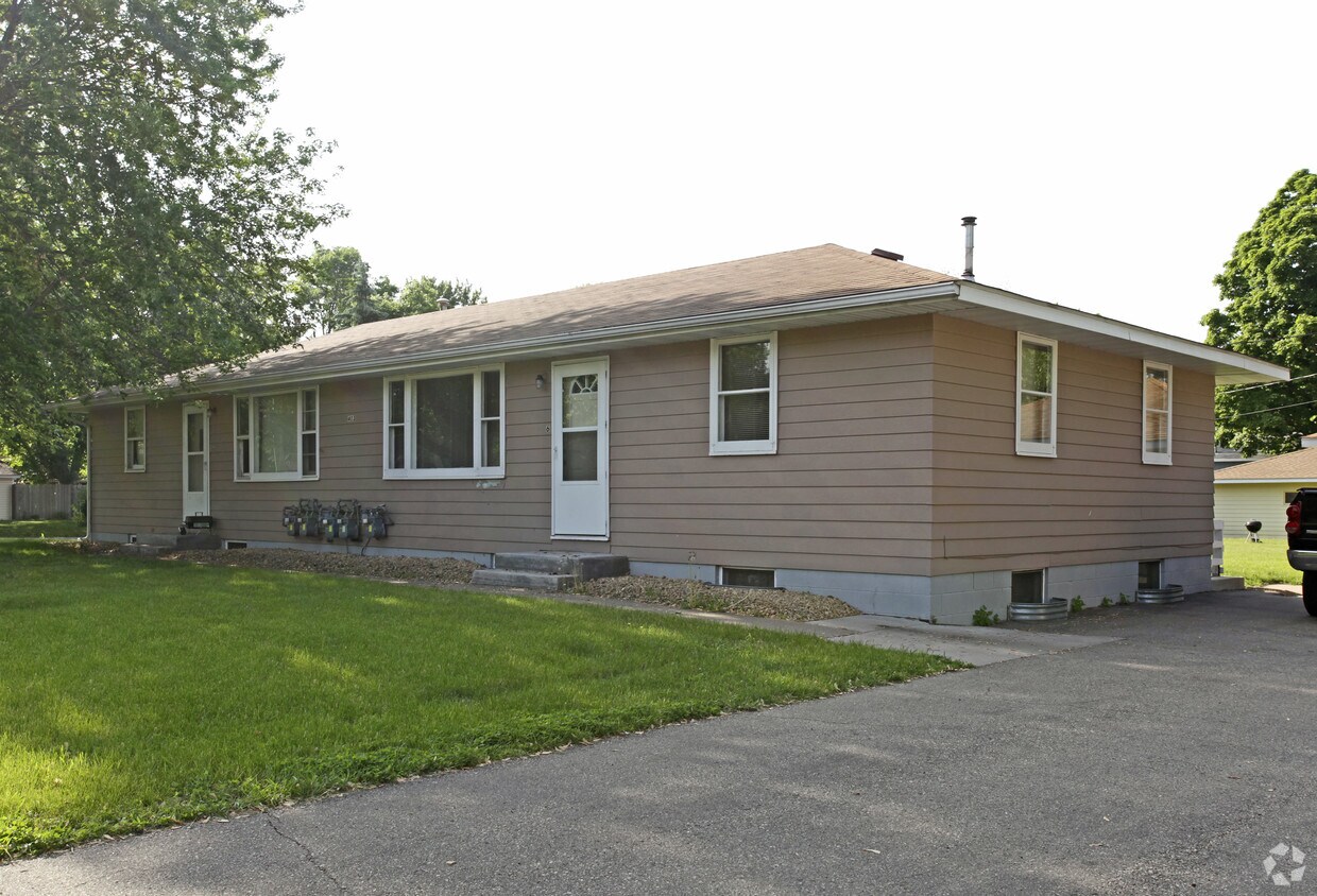 403 17th St W, Hastings, MN 55033 Apartments in Hastings, MN