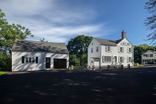 Building Photo - Amazing, Rarely Available Farmhouse with C...