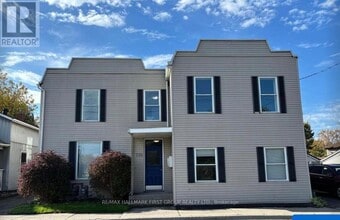 Building Photo - 730 Simcoe St S