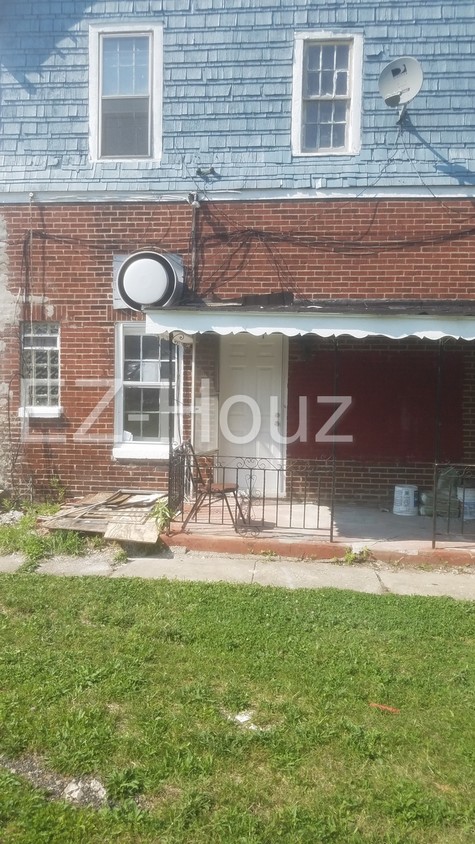 Primary Photo - Beautiful 4 bedroom 1 bath remodeled house