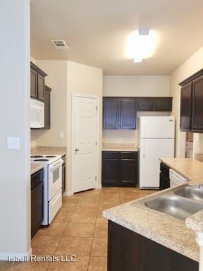Building Photo - 1205 Cavalry Ln