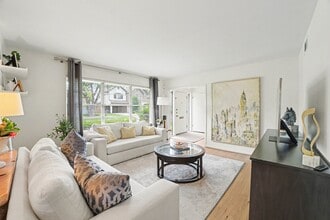 Building Photo - 6267 Chevy Chase Dr