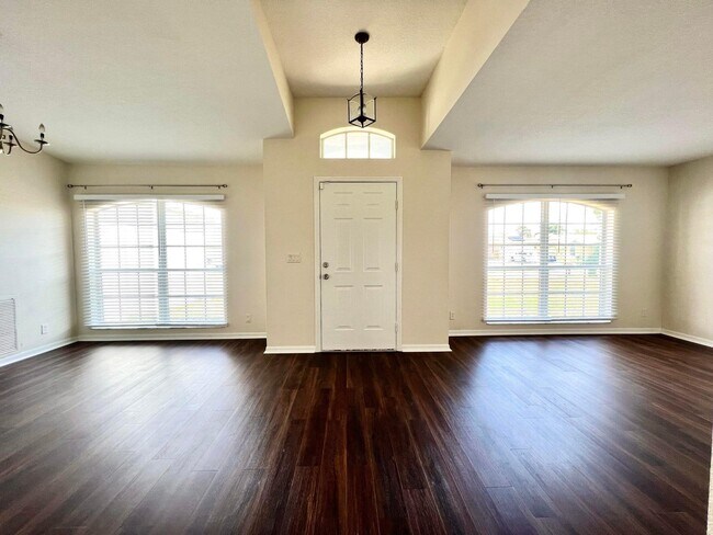 Foto del edificio - 532 SW Kabot Ave