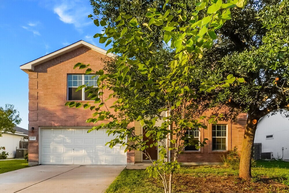 Foto principal - 208 Rinehardt St