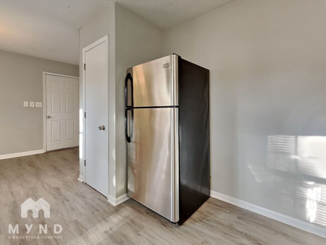 Foto del edificio - 3063 Deshong Dr SW