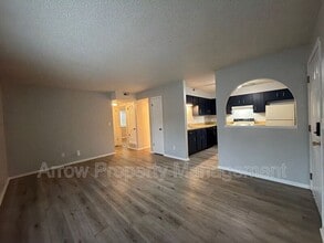 Building Photo - 729 H St