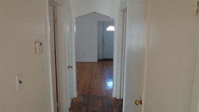 Building Photo - 15042 Novara St