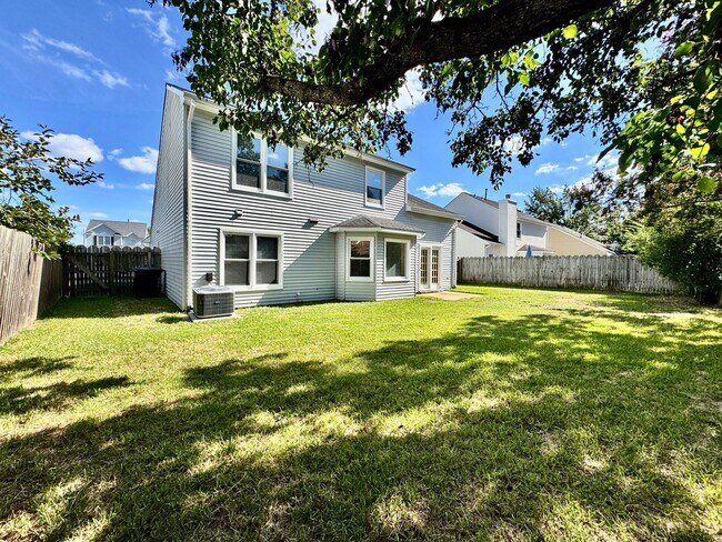 Foto del edificio - 988 Blanding Ct