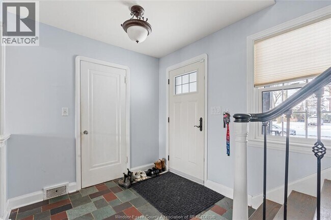 Building Photo - 282 ROSSINI UPPER