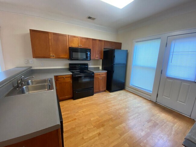 Building Photo - PRE-LEASING FOR AUGUST 2026!