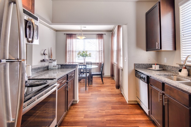 Building Photo - River Ridge