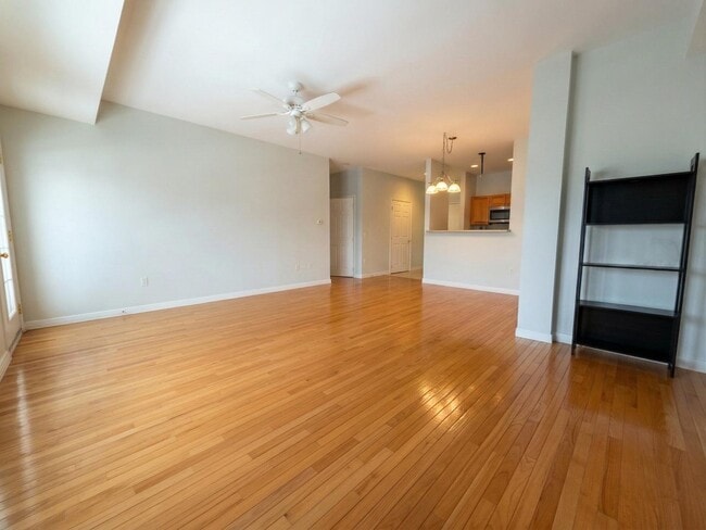 Photo - 8 Walnut St Apartment