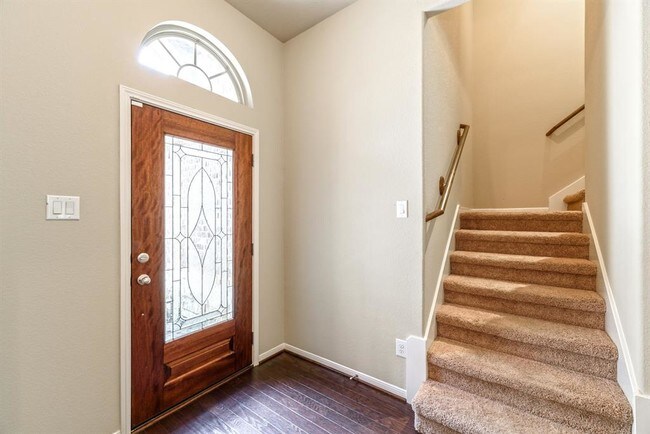 Building Photo - 202 Black Swan Pl