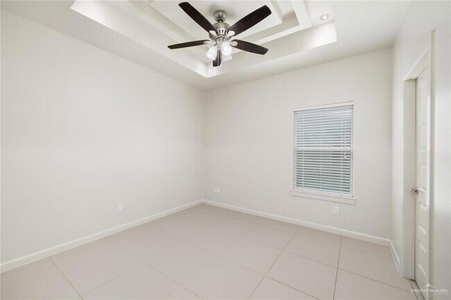 Foto del edificio - 1709 W Garrison Dr