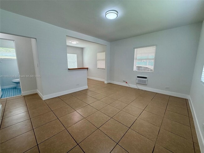 Foto del edificio - 2215 Madison St