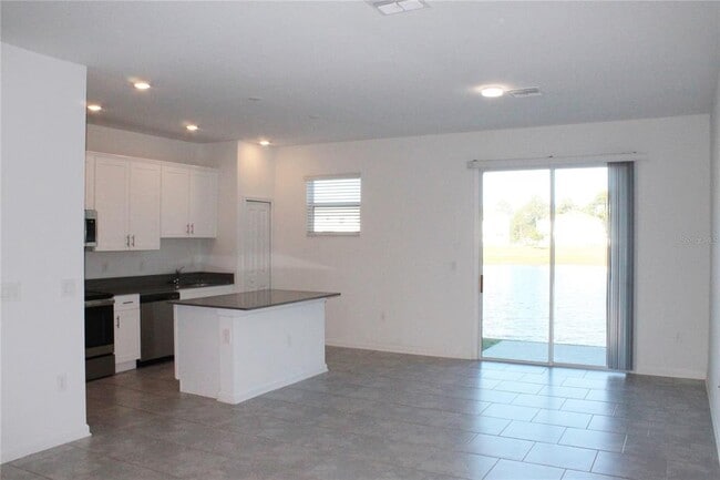 Building Photo - 7405 Stone Crk Trl