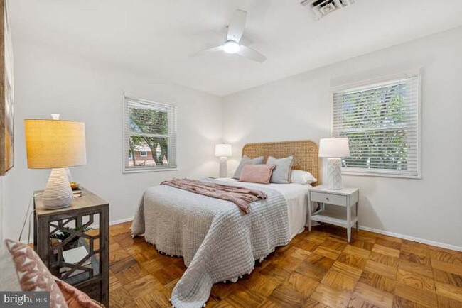 Building Photo - 6206 Yosemite Dr