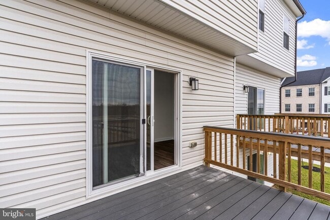 Building Photo - 7533 Golden Halls Ter