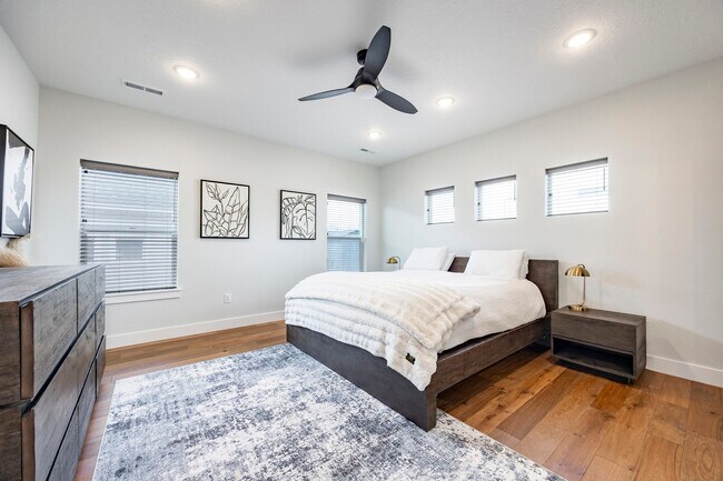 Foto del edificio - 6607 Purple Poppy Ln