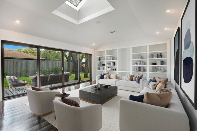 Foto del edificio - 6742 E Mockingbird Ln