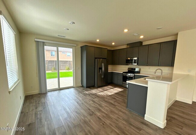 Foto del edificio - 7145 Owl Vw Dr