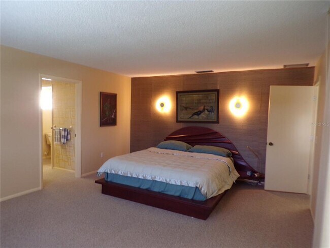 Building Photo - 2839 Via Paloma Dr