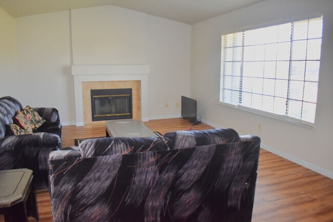 Foto del edificio - Resident Benefit Package Property