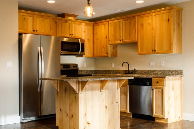 Building Photo - 419 N 11th St