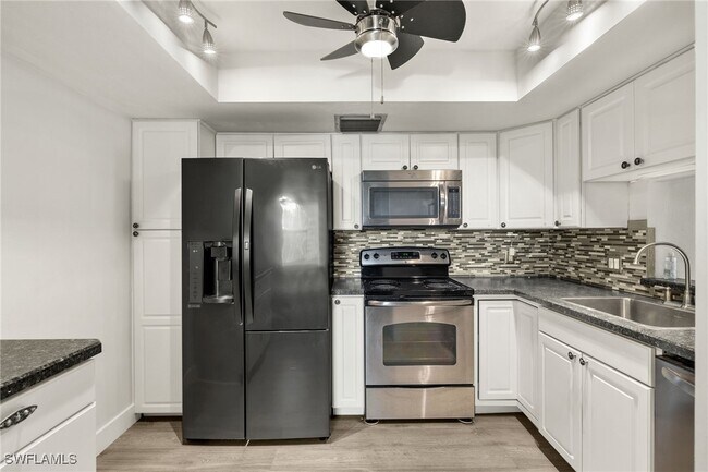 Building Photo - 6142 Whiskey Creek Dr