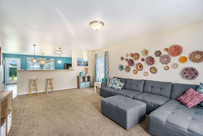 Foto del edificio - 5358 Woodrush Ave