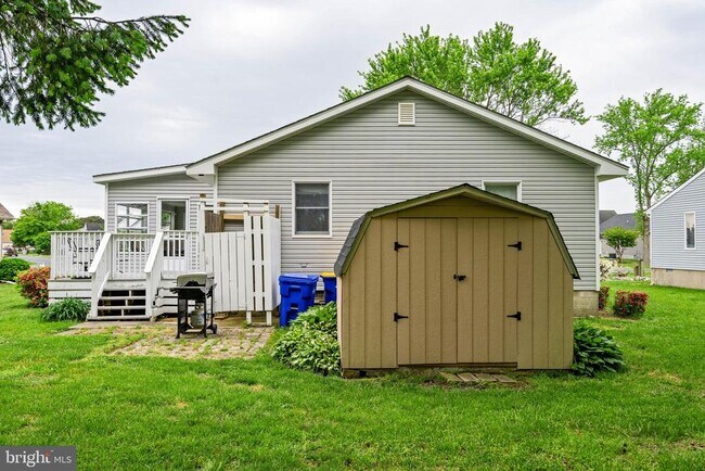 Building Photo - 37003 E Stoney Run