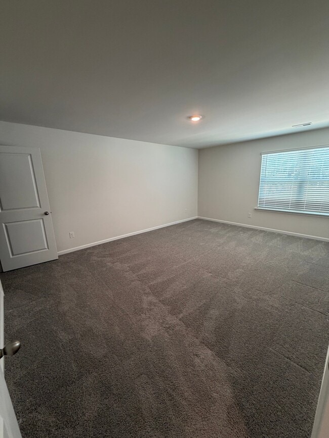 Building Photo - 121 Roocroft Ct