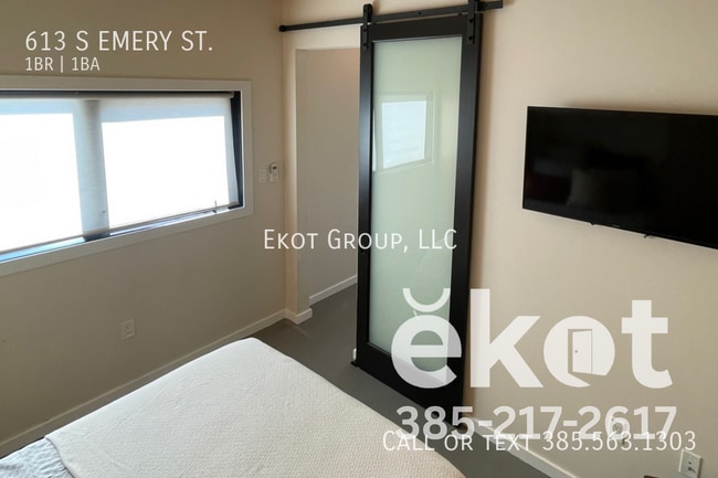 Building Photo - 613 Emery St W