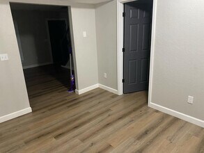 Building Photo - 4223 Sunset Dr