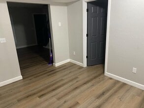 Building Photo - 4223 Sunset Dr