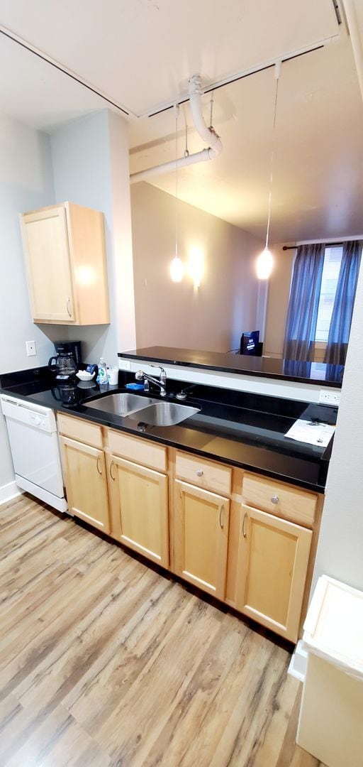 Building Photo - CH-Midland Lofts