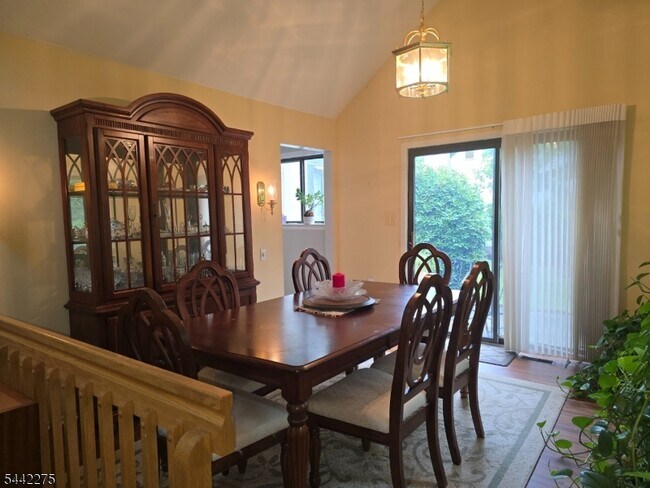 Foto del edificio - 41 Arbor Cir