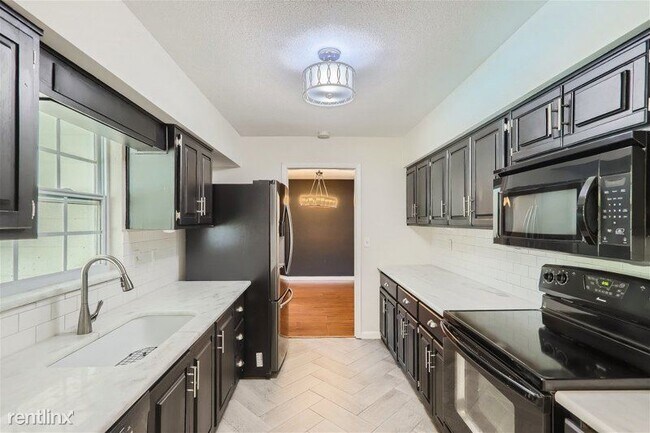 Foto del edificio - 3 br, 2 bath House - 106 Sue Drive UNIT