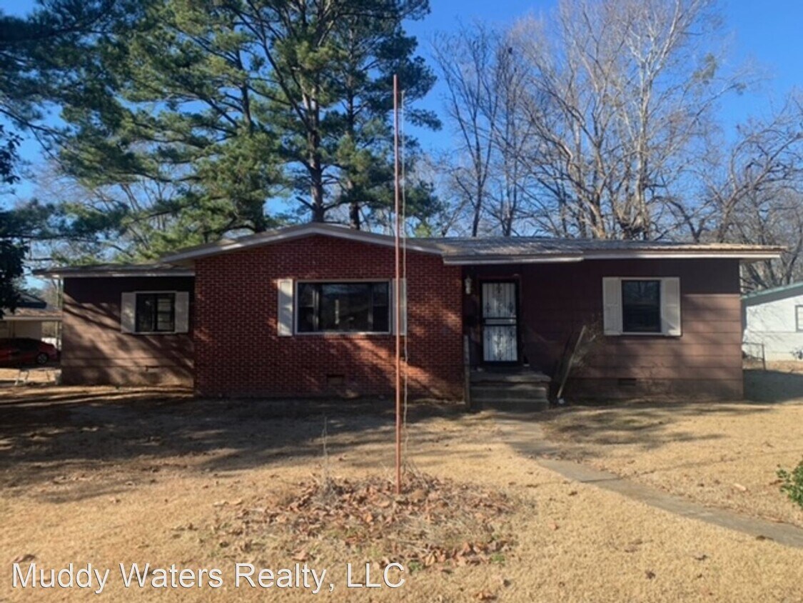 3 br, 2 bath House 267 Meadowbrook Dr House Rental in West Point